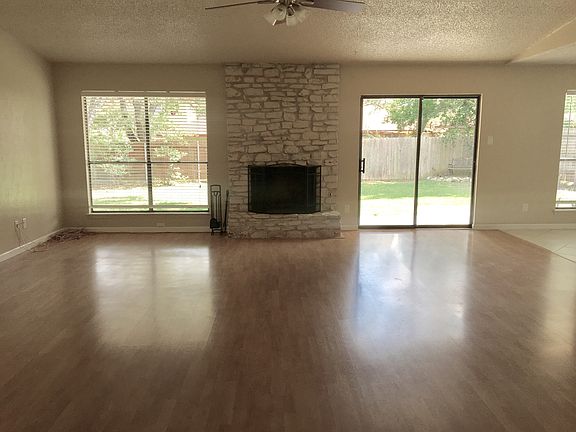 Spacious living room, lots of natural light