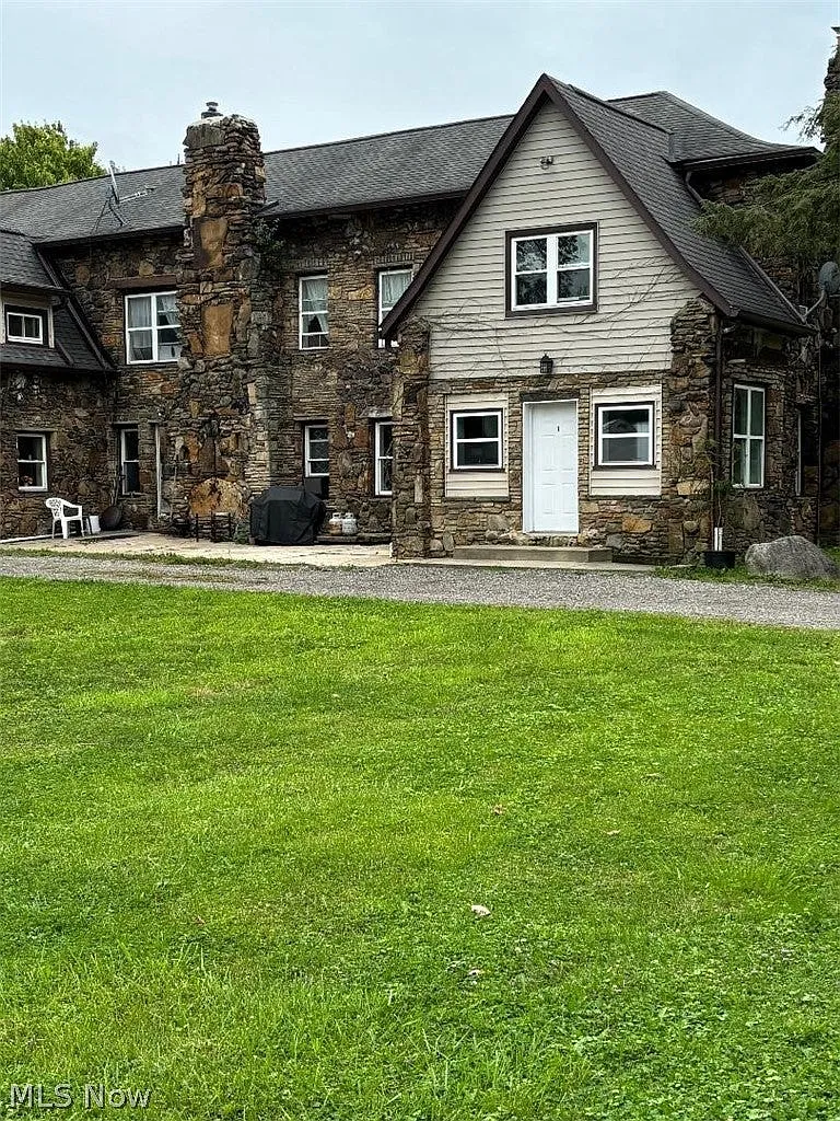 2 bed, $900 — Photo 3