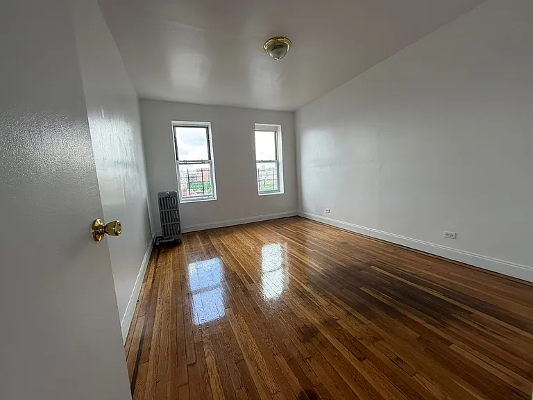 1001-1005 Walton Ave #3F — Photo 10