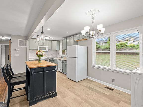 5th image of 2161 Rochelle Way