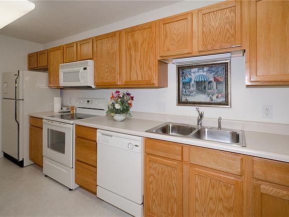 5th image of 246 Legends Creek Pl