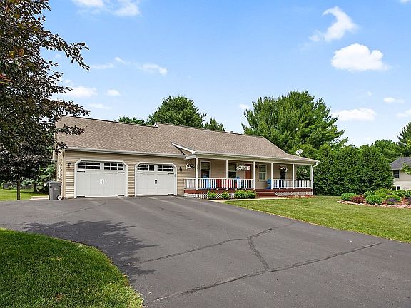 3rd image of 1231 Meadowlark Ln