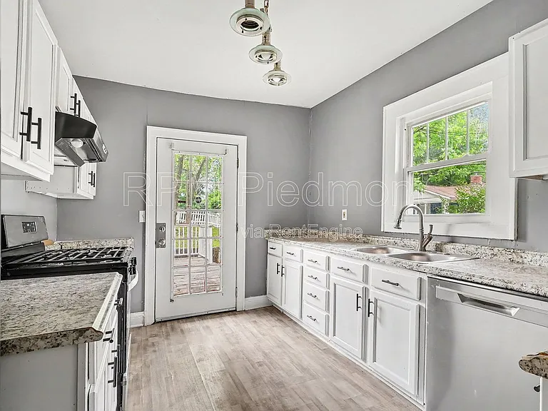 3181 Church St #A — Photo 13
