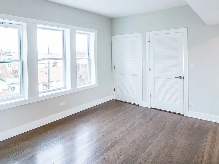 2917 W Wabansia Ave #2R — Photo 7