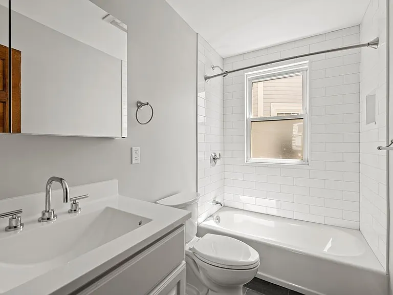 19 Taft St #3 — Photo 12