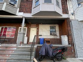 736 Porter St, Philadelphia, PA