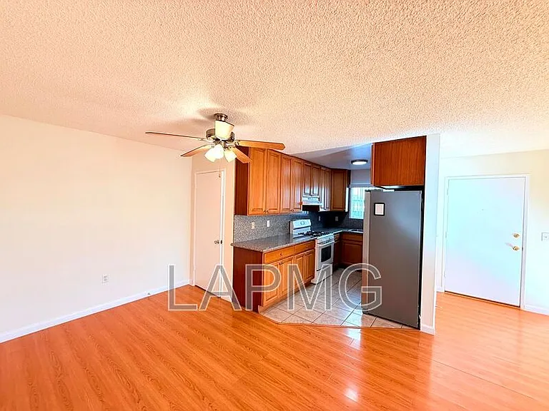 1059 Western Ave #1 — Photo 7