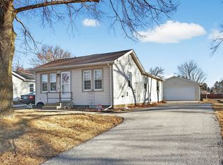 3285 Moencks Rd, Bettendorf, IA 52722