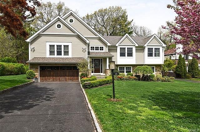 2nd image of 176 Lyncroft Rd