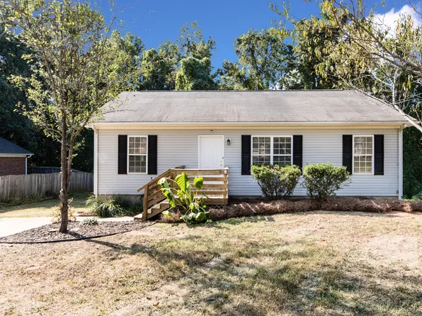 814 King Arthur Dr, Gastonia, NC 28056