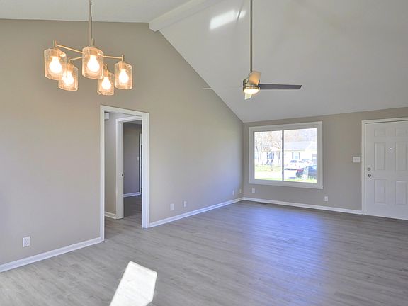 3rd image of 570 Anita Dr
