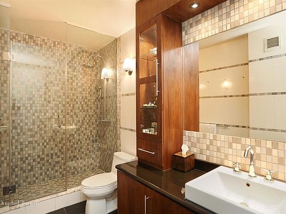4th image of 255 E 49th St APT 4B