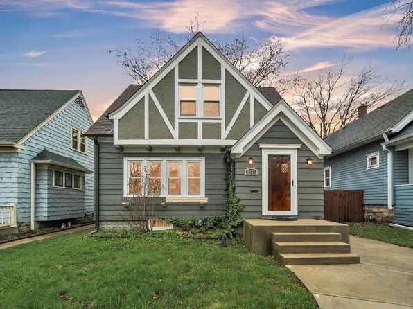 2142 South 86th STREET, West Allis, WI 53227