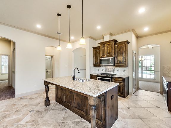 4th image of 8521 Hornbeam Dr