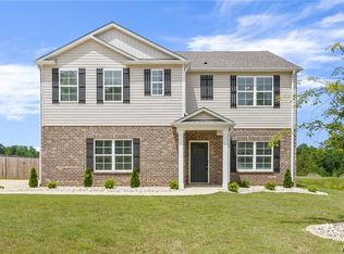 5500 Summit Dr, Northport, AL 35473