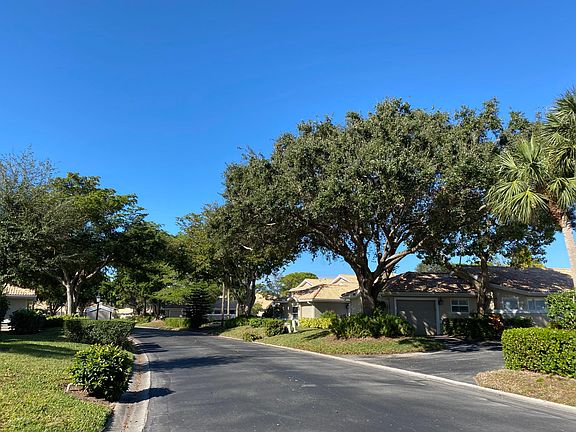 3rd image of 341 Emerald Bay Cir Unit T7