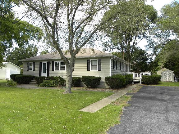 3rd image of 9 Sussex Ave