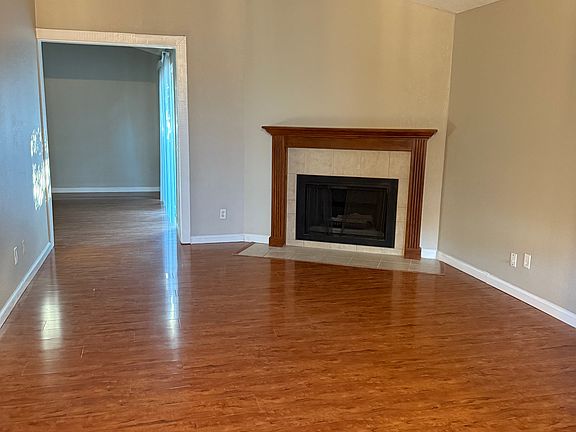 2nd image of 4928 Venuto Way #4928