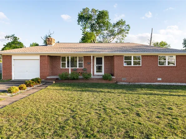 911 NW 10th St, Bentonville, AR 72712