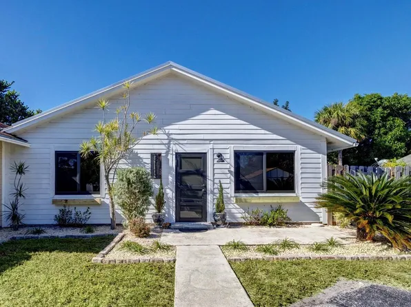 8715 Uranus Terrace, West Palm Beach, FL 33403