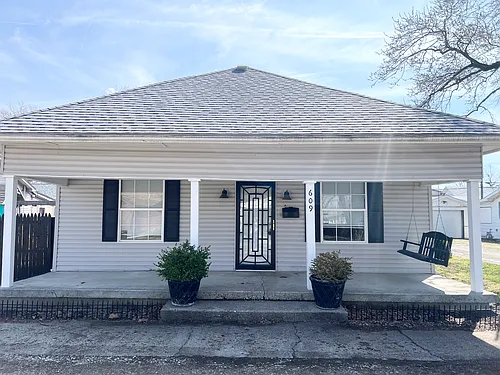 609 Powell St Photo 1