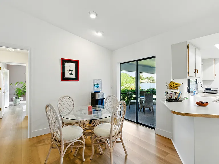2039 Coral Point Dr — Photo 12