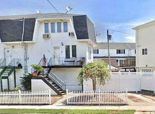 140 Robin Rd, Staten Island, NY 10305