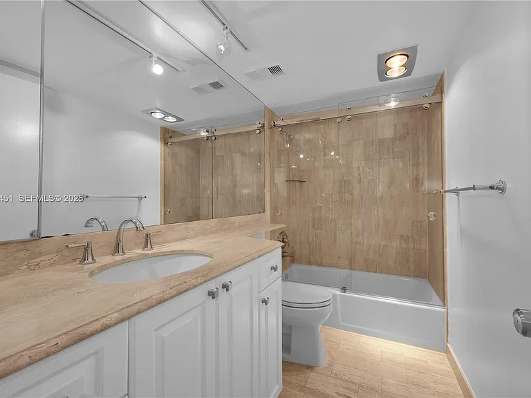 2 Grove Isle Dr #B907 — Photo 27