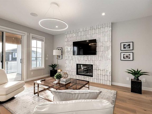 4th image of 40 SE Timberline Way SW