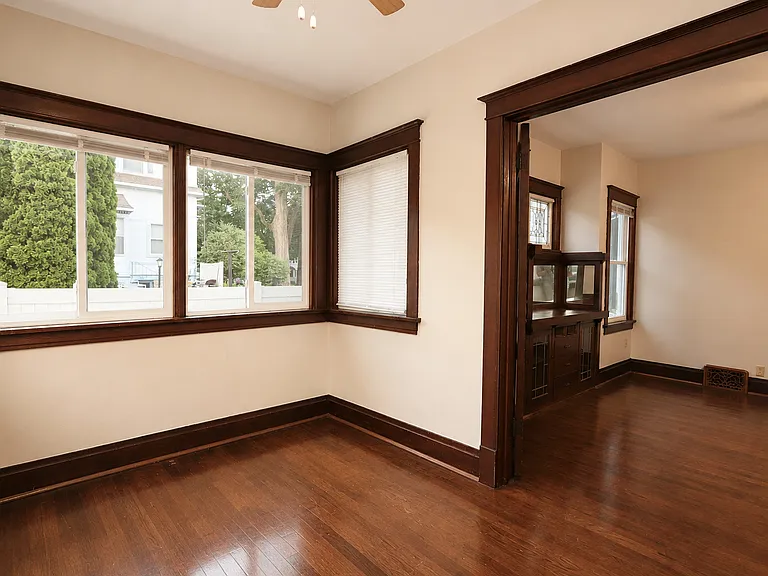 416 W Jackson St — Photo 20