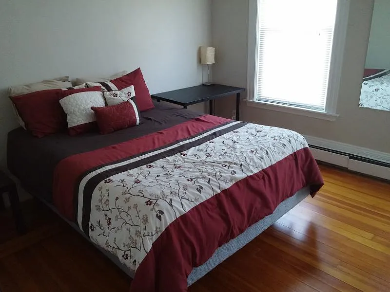 3 bed, 1.0 bath, 600 sqft, $3,800 — Photo 4
