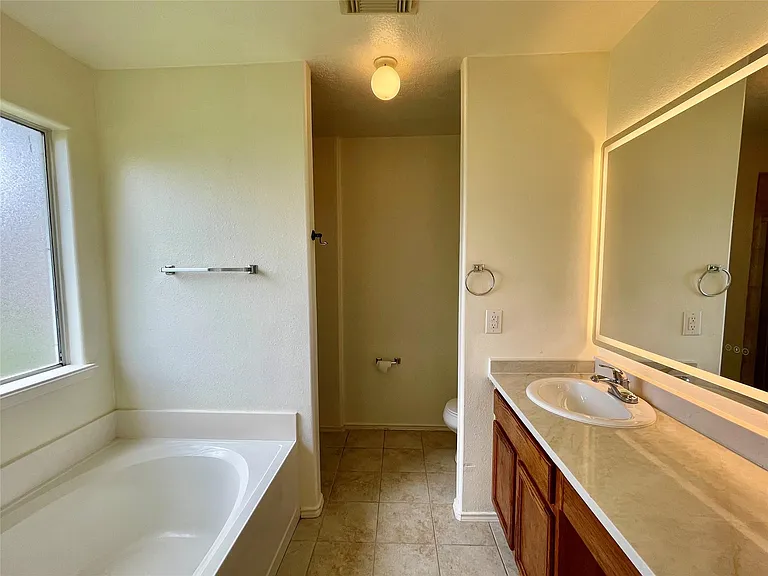 19127 Yaupon Ranch Dr — Photo 24