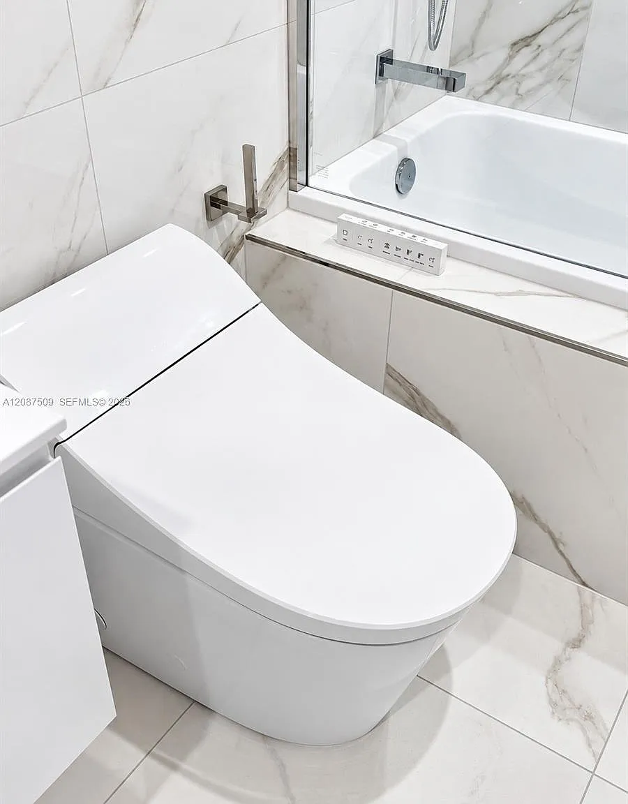 1 bed, 1.5 bath, $4,000 — Photo 4