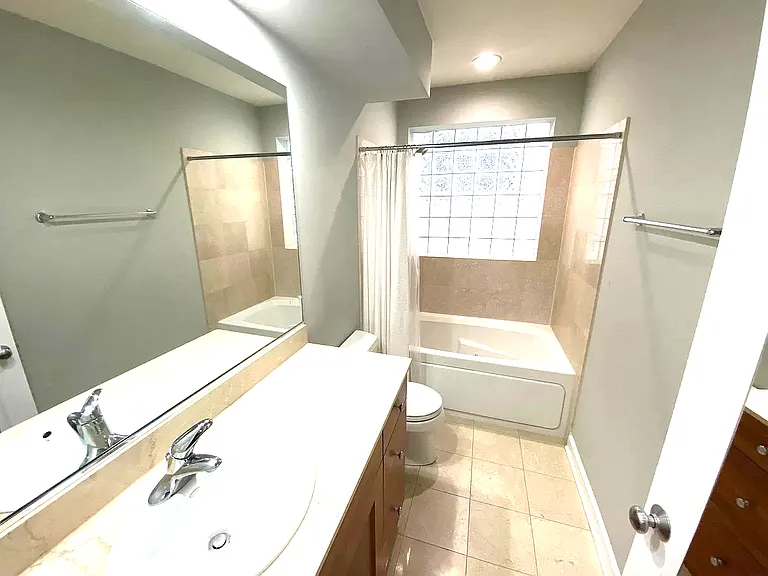 2627 W Belmont Ave #2 — Photo 11