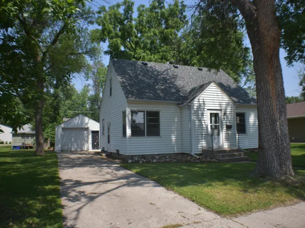 13 South St, Morris, MN 56267