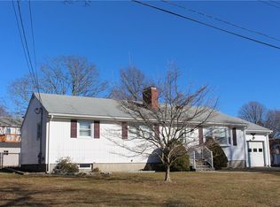 6 Smithfield Dr, Middletown, RI 02842