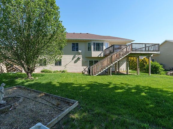 3rd image of 488 Titan Rd