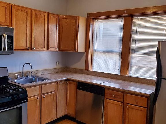 3rd image of 5051 W Henderson St Unit 1