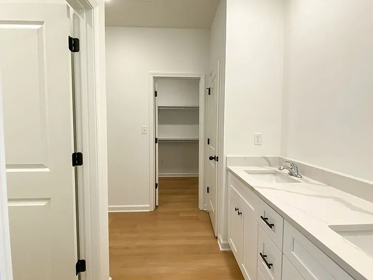 119 Oak Ave — Photo 16