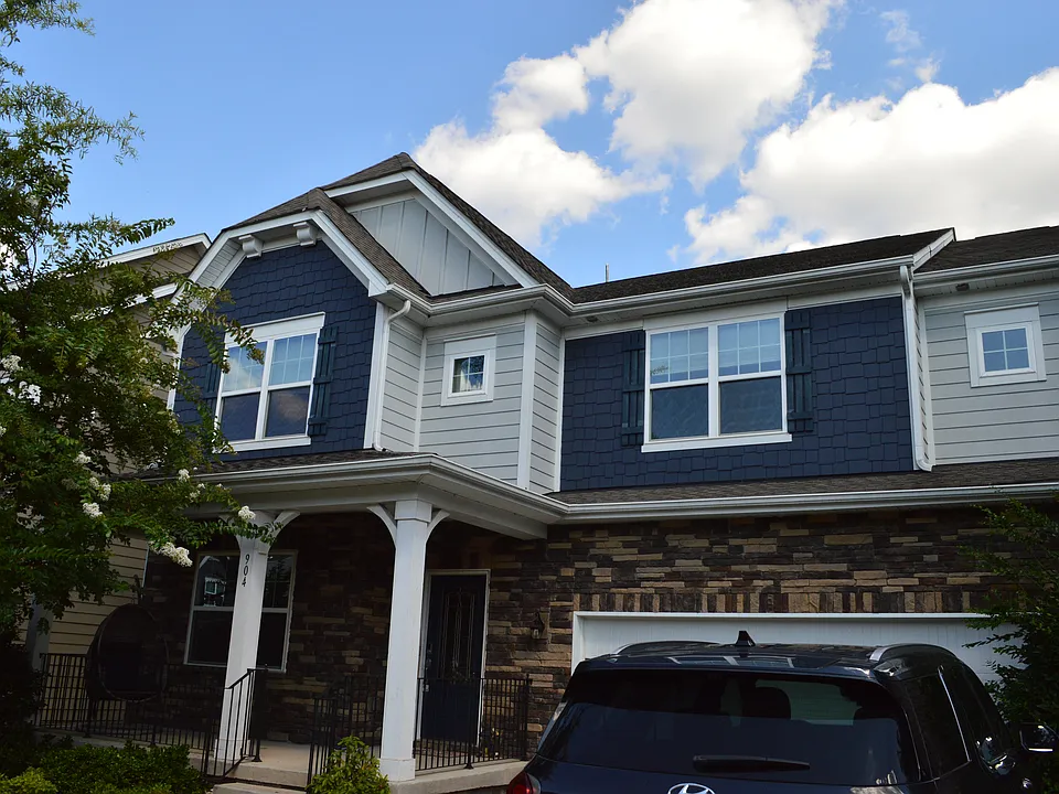 904 Pecan Tree Ln