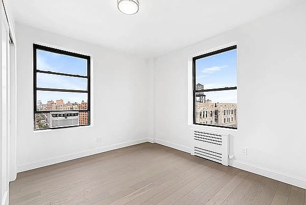 1st image of 915 W End Ave Penthouse 1