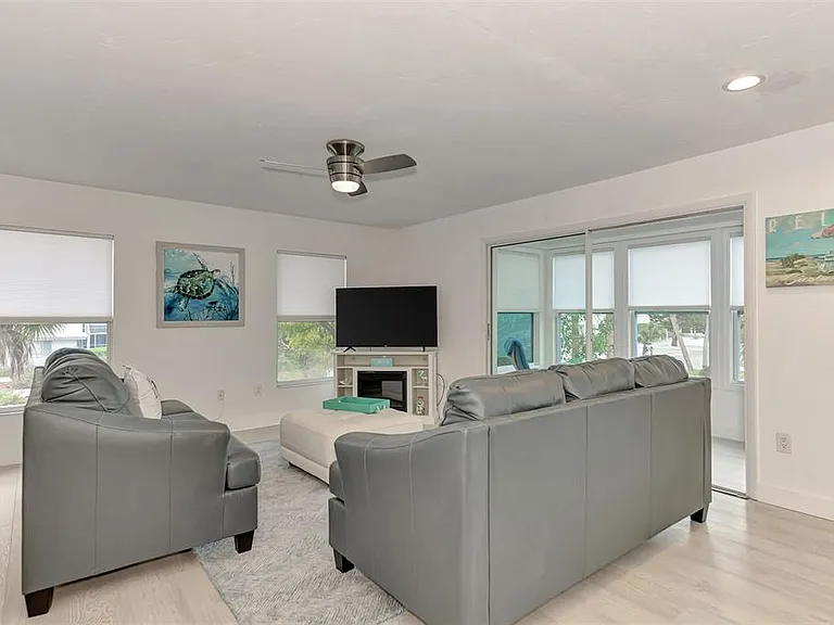 5516 Avenida Del Mare — Photo 10