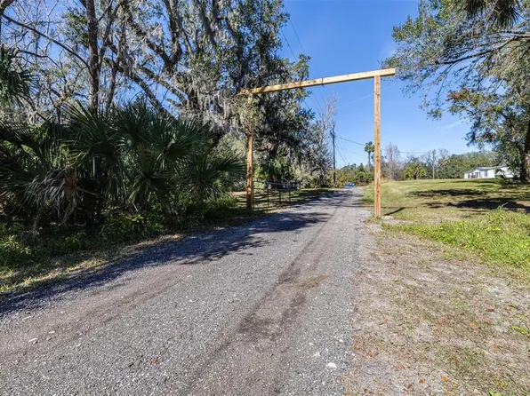 1944 Sparkman Rd, Plant City, FL 33566