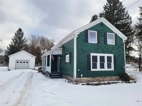 64 Martinbrook St, Unadilla, NY 13849