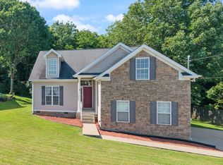 1554 Laurel Ledge Dr, La Vergne, TN 37086