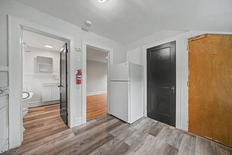 1 bed, 1.0 bath, $2,000 — Photo 3