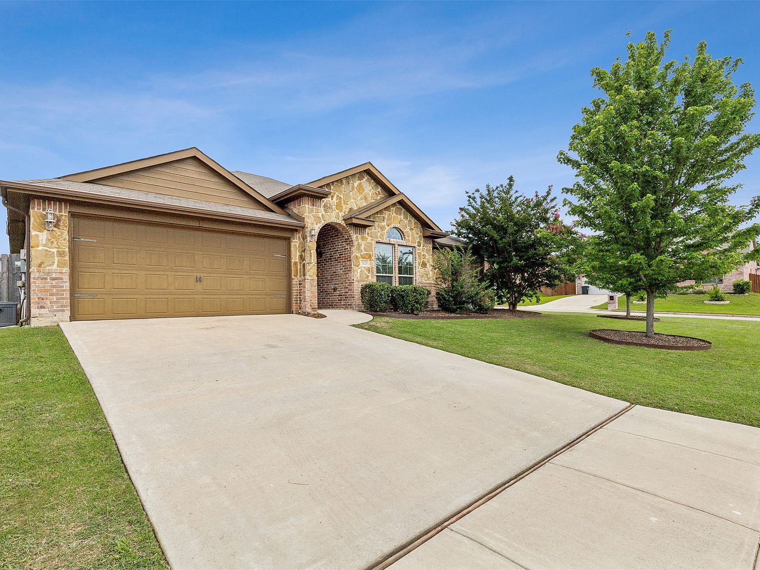 7529 Star Gazer Ln, Forest Hill, TX 76140 | Zillow
