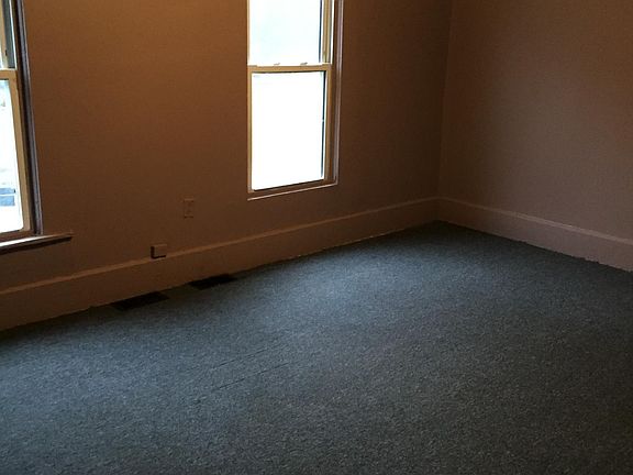 3rd image of 1263 Sharon Ave