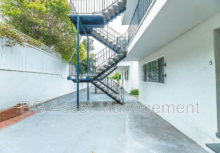 10 Lee St #4 — Photo 19