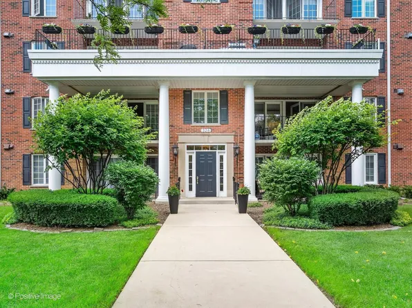 326 Park Ave APT 2, Clarendon Hills, IL 60514